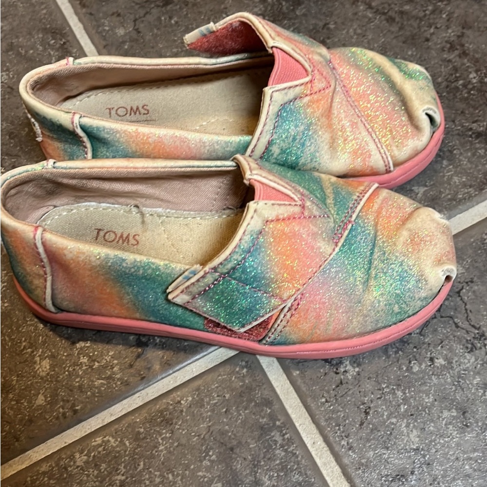 Toms